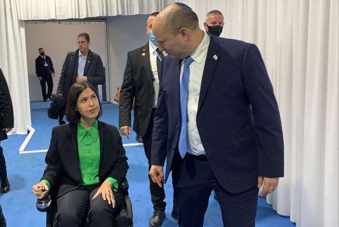 Menteri Energi dan Sumber Daya Air Israel, Karine Elharrar dan Perdana Menteri Israel, Naftali Bennett pada 2 November 2021, saat menghadiri COP26 di Glasgow. (Twitter.com/קארין אלהרר Karine Elharrar)