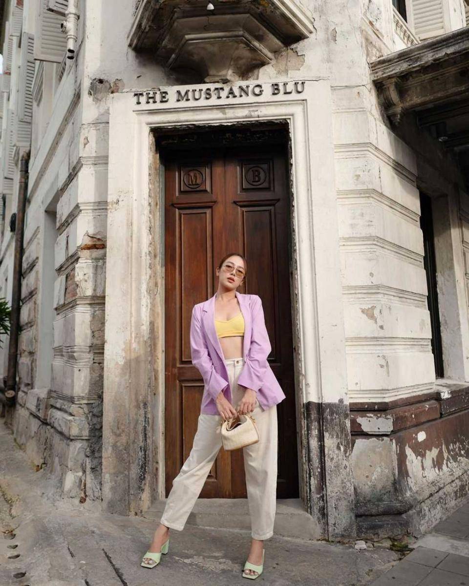 Outer ala Preaw Tussaneeya (instagram.com/preawwnp)