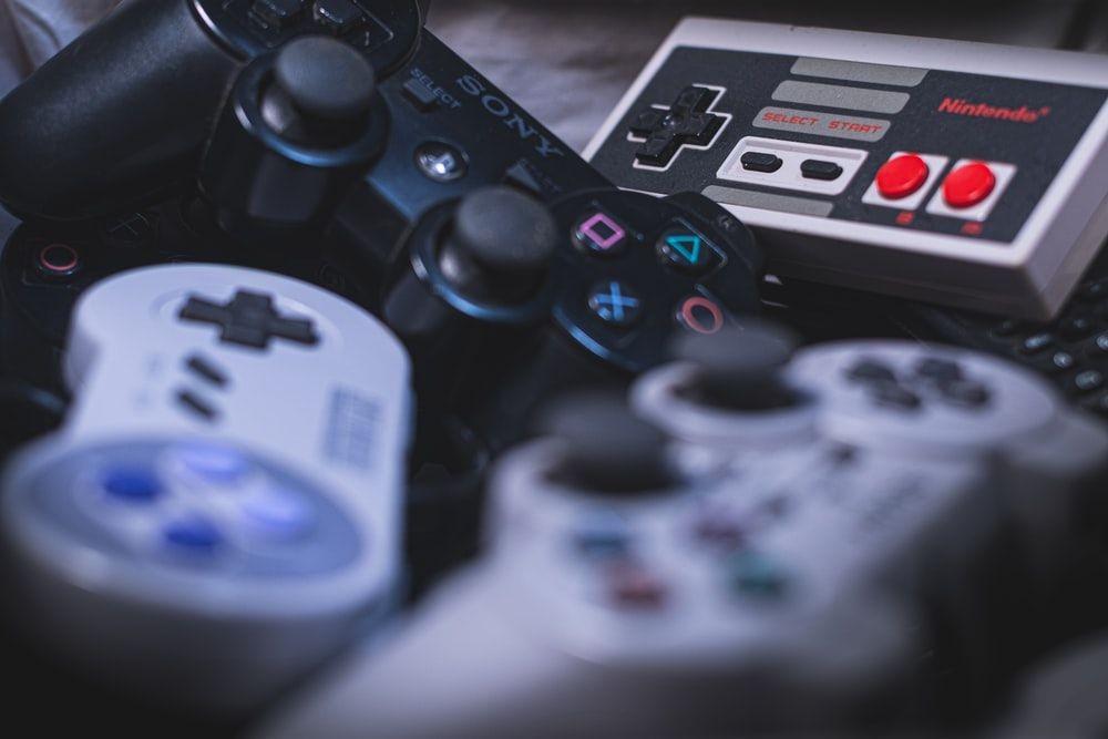 Sedih, 7 Game Ini Memaksamu Melawan Guru Sendiri!