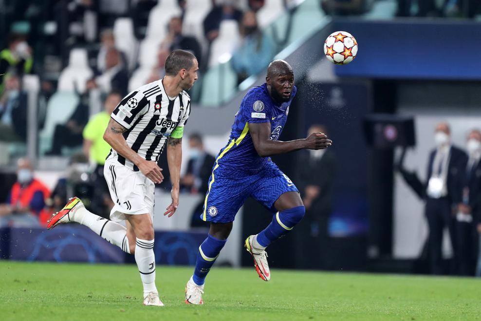 potret duel Romelu Lukaku vs Leonardo Bonucci (uefa.com)