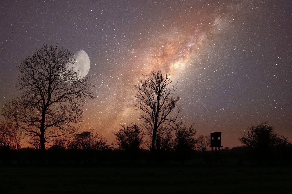 [PUISI] Bulan di Kantong Celana