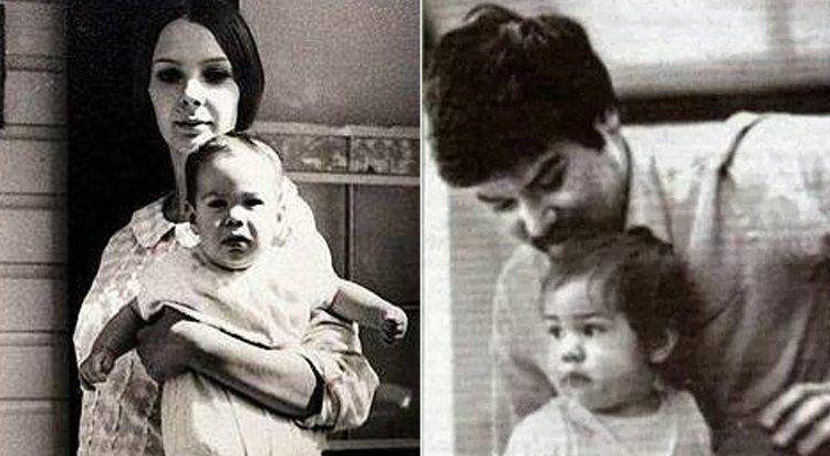 Keanu Reeves kecil bersama ibu dan ayahnya. (wikye.com)
