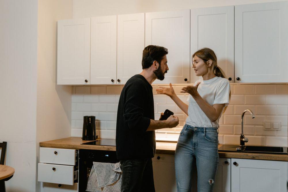 3 Tips Atasi Kesalahpahaman dengan Pasangan, Hindari Beban Pikiran