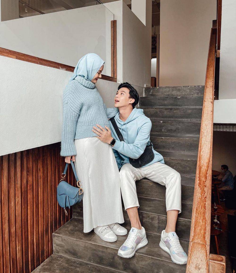 Dinda Hauw dan Rey Mbayang. (instagram.com/rey_mbayang)