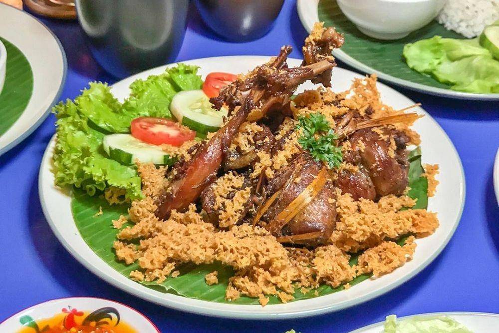 Bebek Gong (instagram.com/ngalamkuliner)