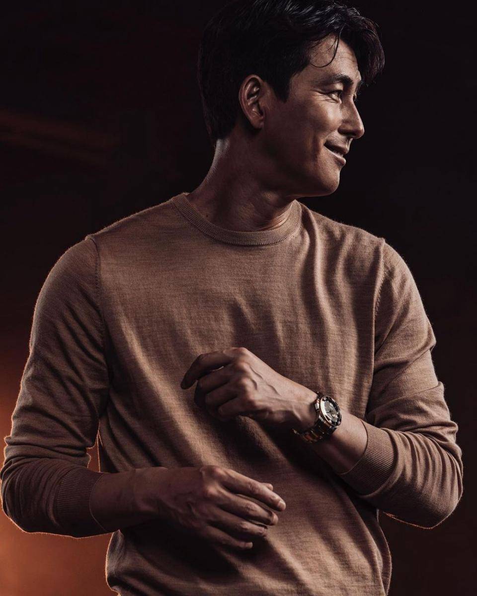 Jung Woo Sung (instagram.com/tojws)