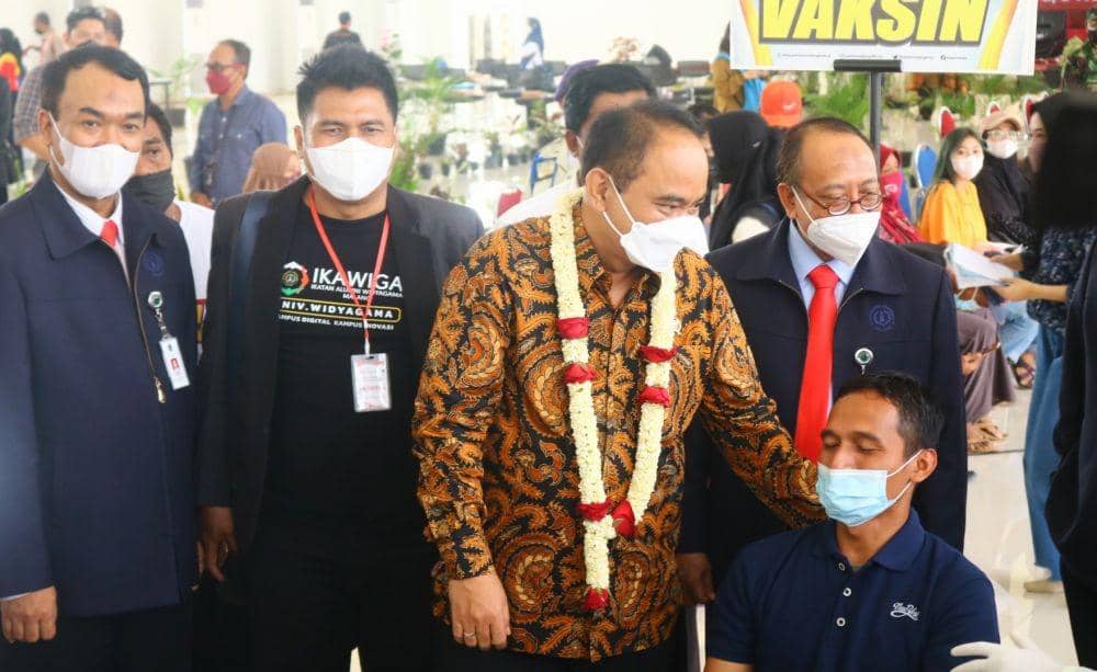 Wamen Desa Sebut Vaksinasi di Pelosok Masih Sulit