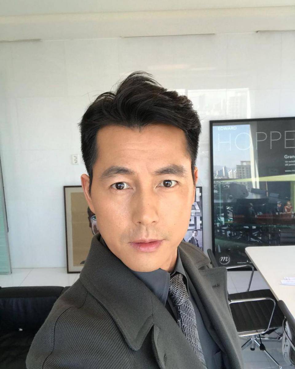Jung Woo Sung (instagram.com/tojws)