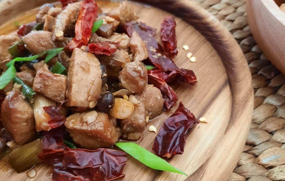 Ayam kungpao (instagram.com/irafarahkin)
