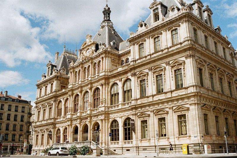 Lyon Musee des Beaux Arts (instagram.com/levesduzw)