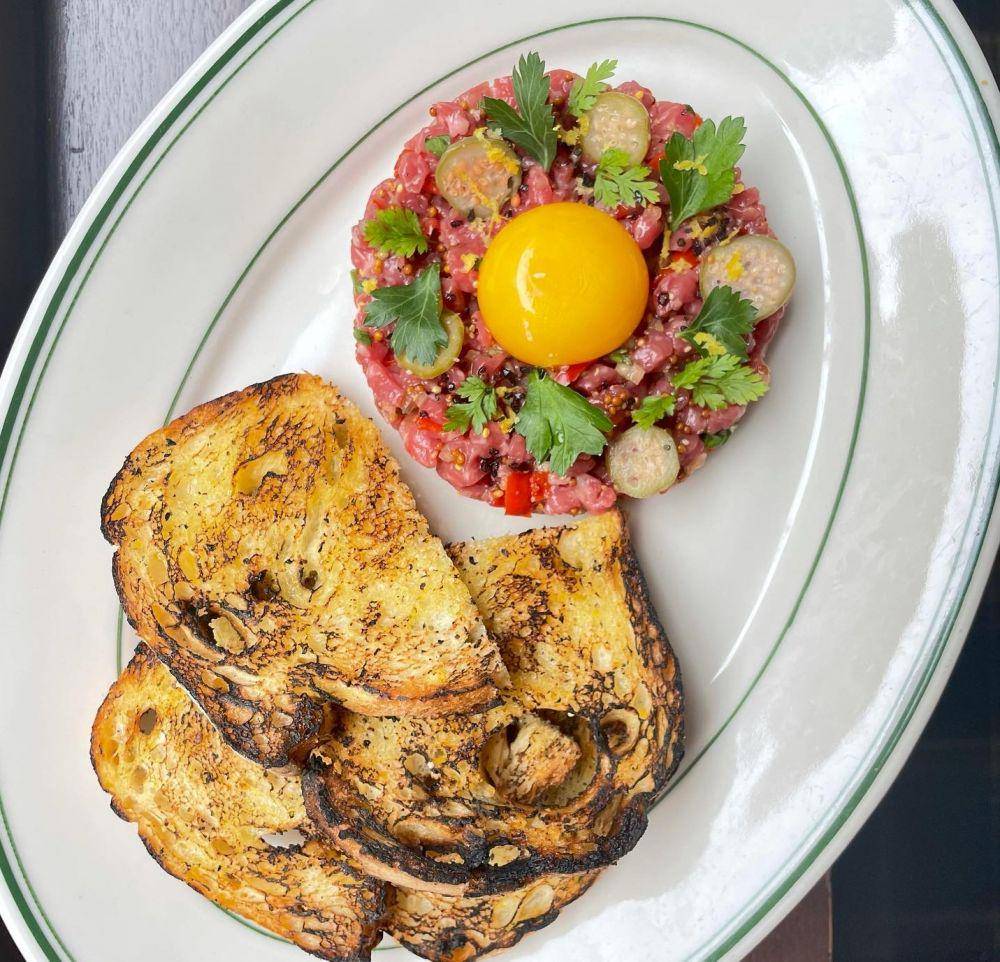 steak tartare (instagram.com/joesseafood)