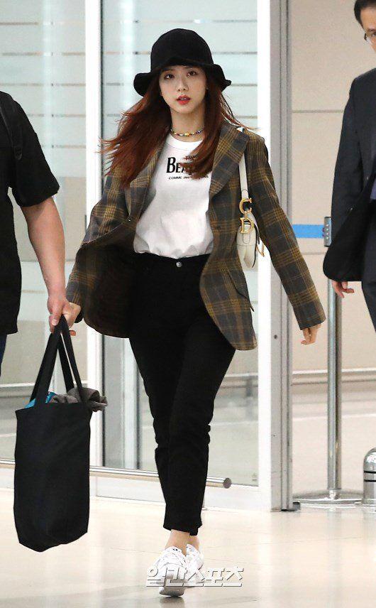 Suit Jisoo BLACKPINK (twitter.com/press0103)