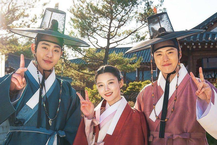 Ahn Hyo Seop, Kim Yoo Jung, dan Gong Myung di drama Lovers of the Red Sky (Dok. SBS)