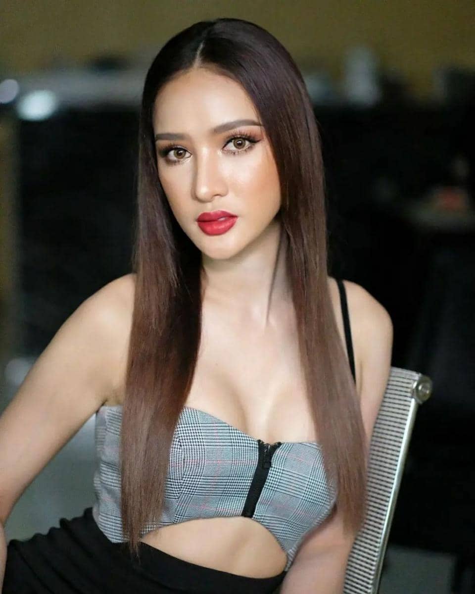 Tonkham 'Jenny' Phonchanheuang (instagram.com/jennietonkham)