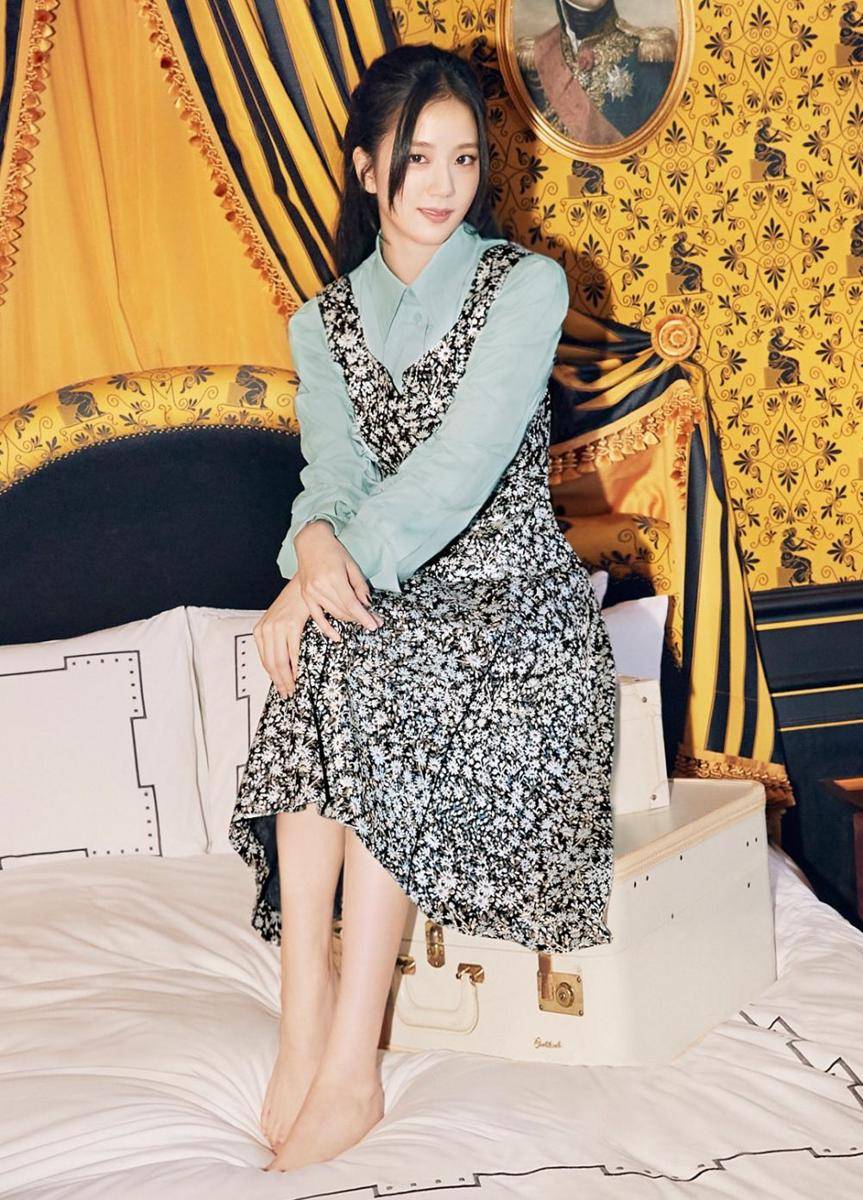 Dress Vintage Style Jisoo BLACKPINK (twitter.com/DCJisoogallery)