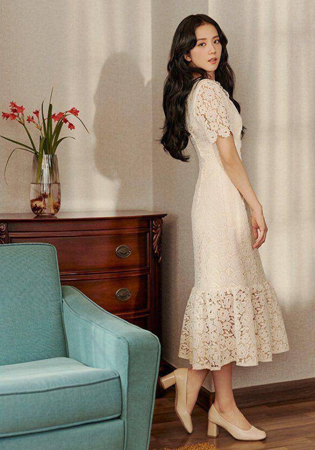 Dress Vintage Style Jisoo BLACKPINK (twitter.com/JISOOSKARMA)