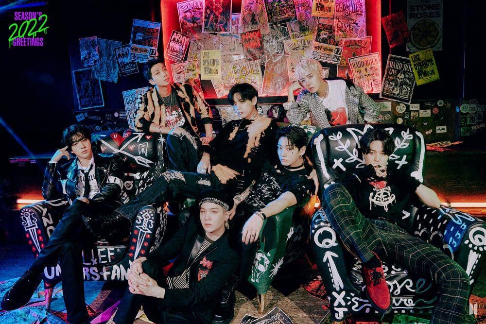 13 Harga Outfit BTS di Preview Photo Season's Greetings 2022
