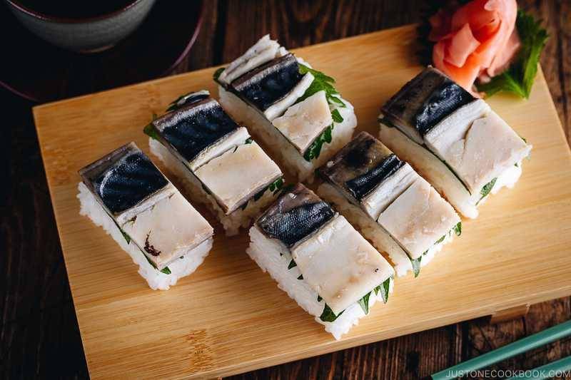 Battera mackerel sushi (justonecookbook.com)