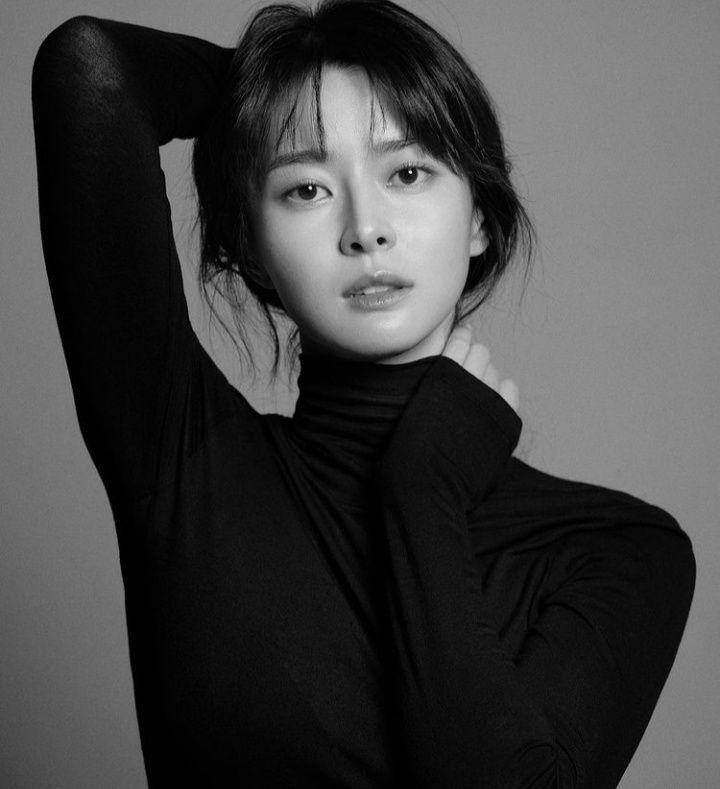 Kwon Na Ra (instagram.com/hv_nara)