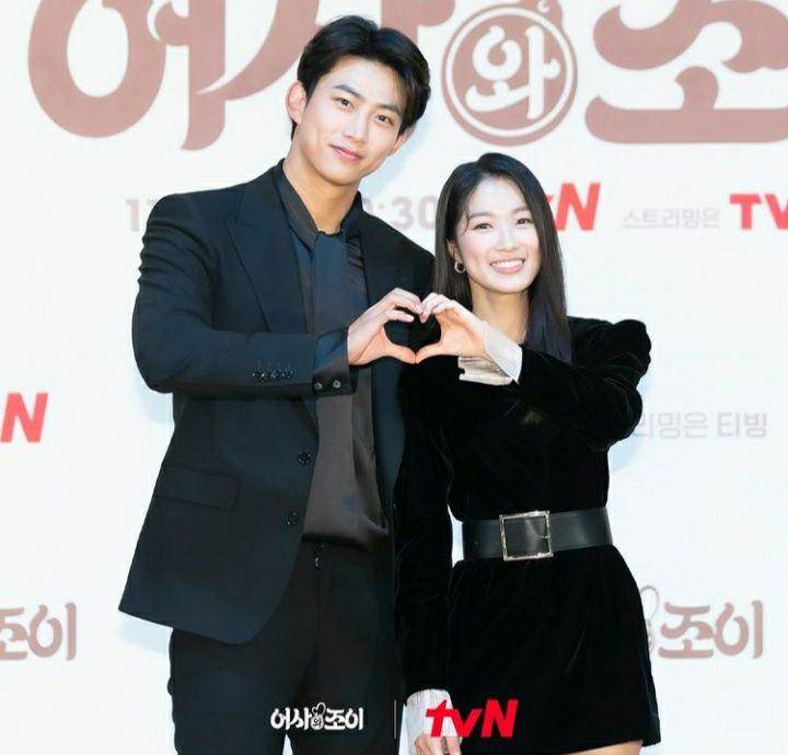 Ok Taecyeon dan Kim Hyee Yoon pada sesi pemotretan untuk drama Secret Royal Inspector and Jo Yi (instagram.com/tvn_drama)