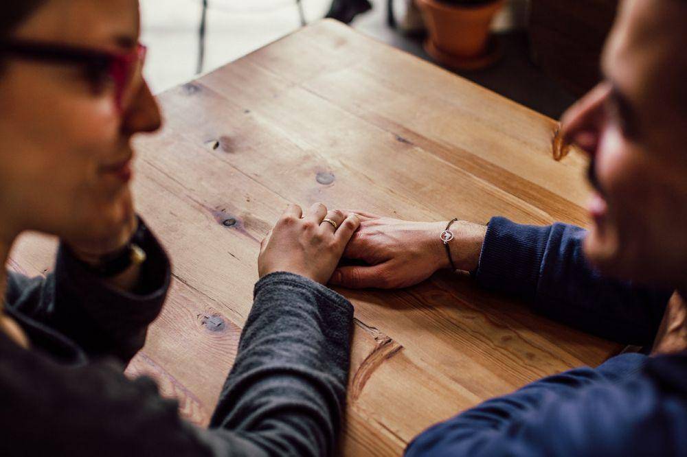 Perbincangan Sepasang Kekasih (pexels.com/Juan Pablo Serrano Arenas)