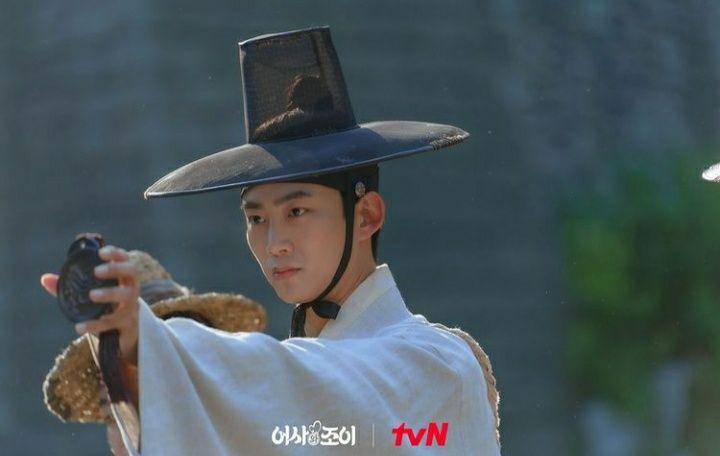 Ok Taecyeon di drama Secret Royal Inspector and Joy (instagram.com/tvn_drama)
