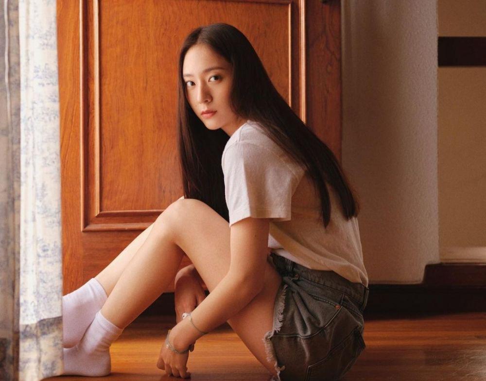 Krystal Jung (instagram.com/vousmevoyez)
