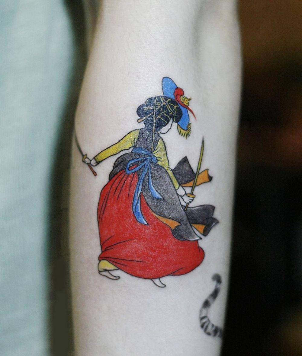 desain tato lukisan Shin Yoon Bok dari Dinasti Joseon (instagram.com/coreatattoo)