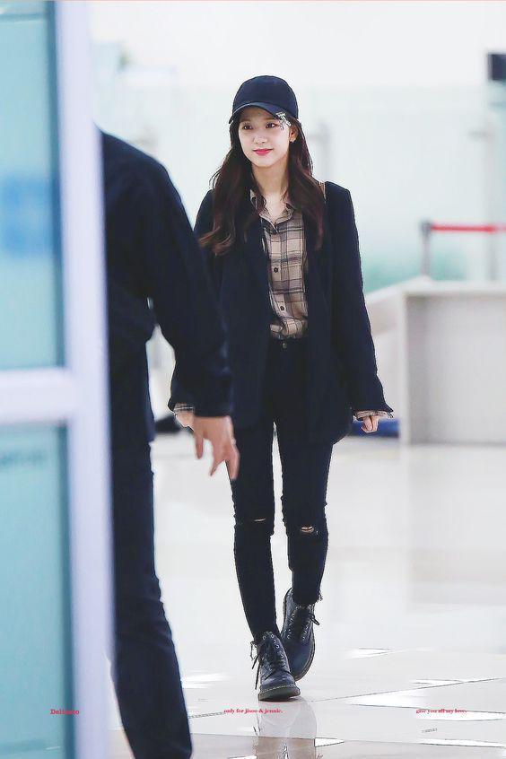 Suit Jisoo BLACKPINK (koreaboo.com)