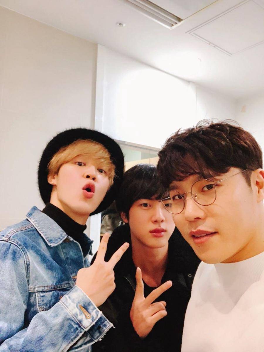 Lee Hyun bersama Jin dan Jimin BTS (koreaboo.com)