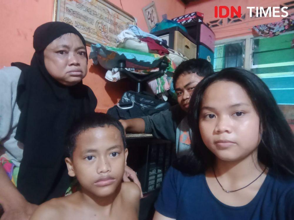 Kisah Urmi dengan Becak Hidupi dan Sekolahkan Empat Anaknya