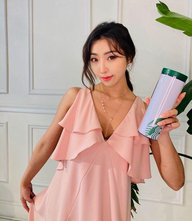 Minzy (instagram.com/_minzy_mz)