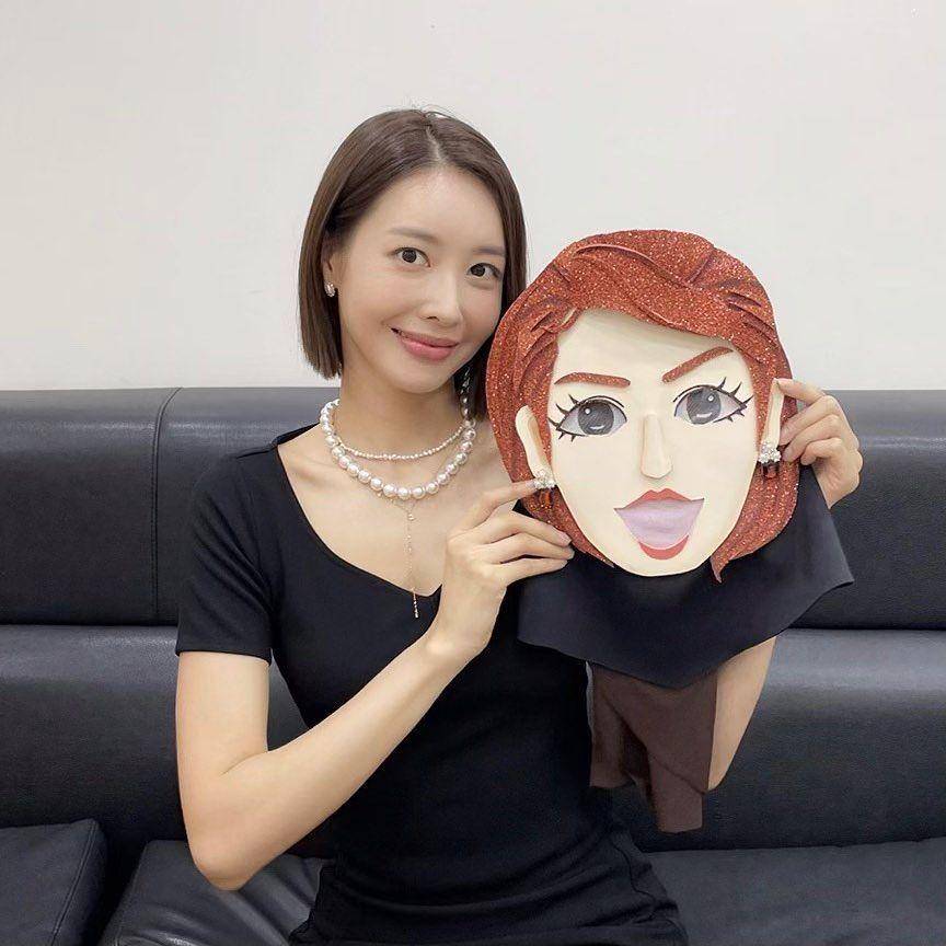 Wang Ji Hye (instagram.com/storyjcompany)