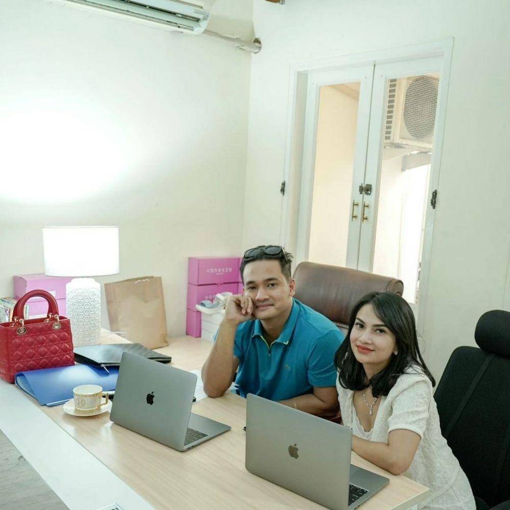 Pelajaran cinta Vanessa-Bibi. (instagram.com/vanessaangelofficial)