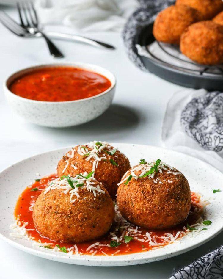 Arancini (Instagram.com/chefclaudiafreyre)