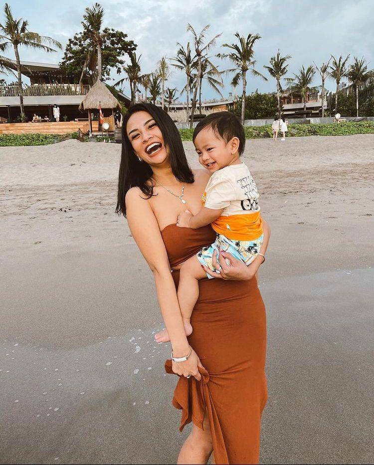 Vanes post (Instagram.com/vanessangelofficial)
