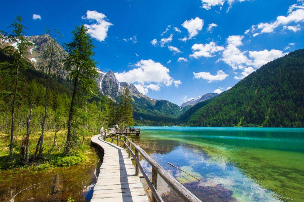 Potret Danau Emerald (assaggidiviaggio.it)