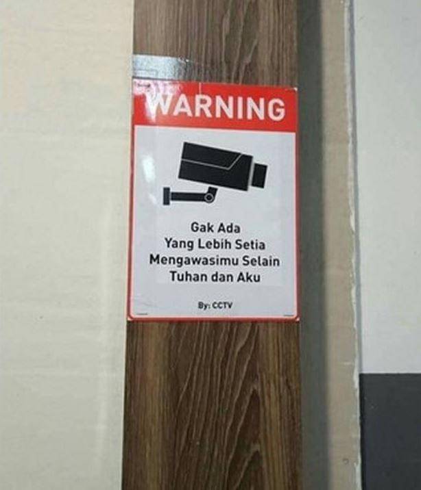 tulisan peringatan CCTV (instagram.com/sukijan.id)