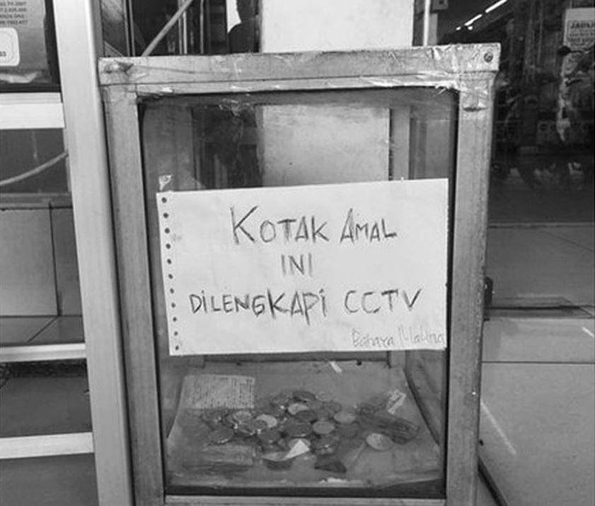 tulisan peringatan CCTV (twitter.com/anoen10)
