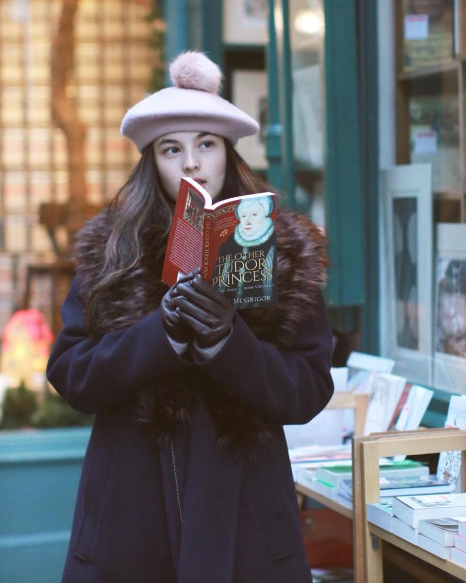 Chelsea Islan (instagram.com/chelseaislan/)