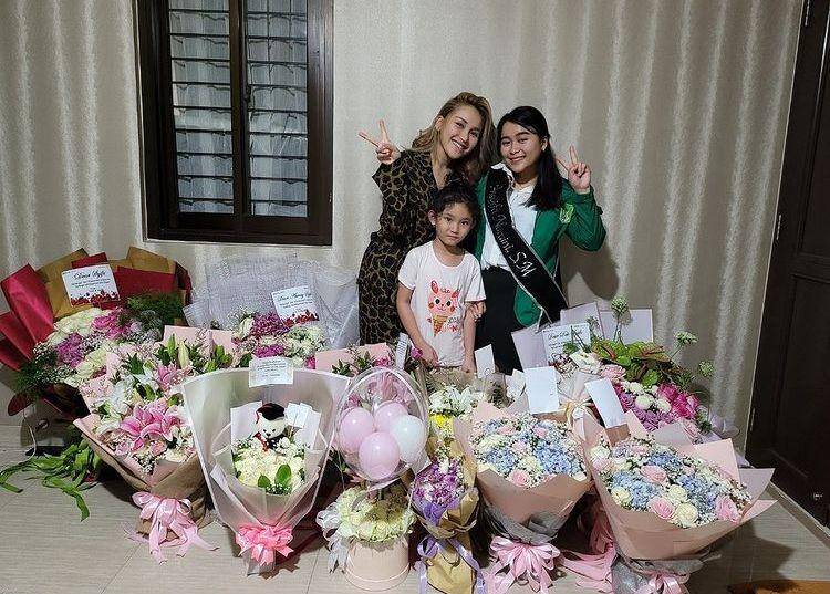 Syifa adik Ayu Ting Ting wisuda (instagram.com/syifaasyifaaa)