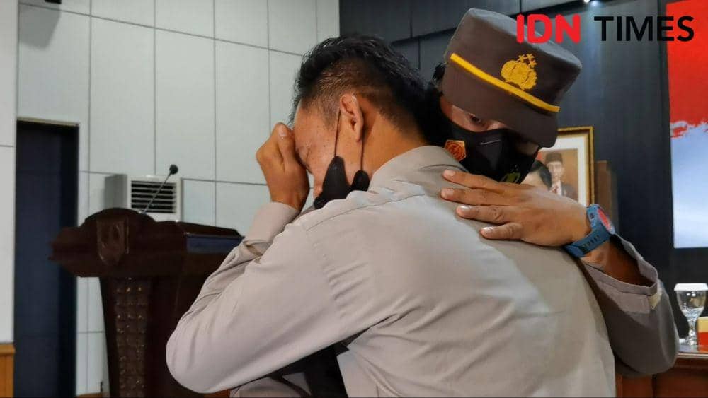 Sambil Menangis Pendana Bom Mapolresta Solo Minta Maaf