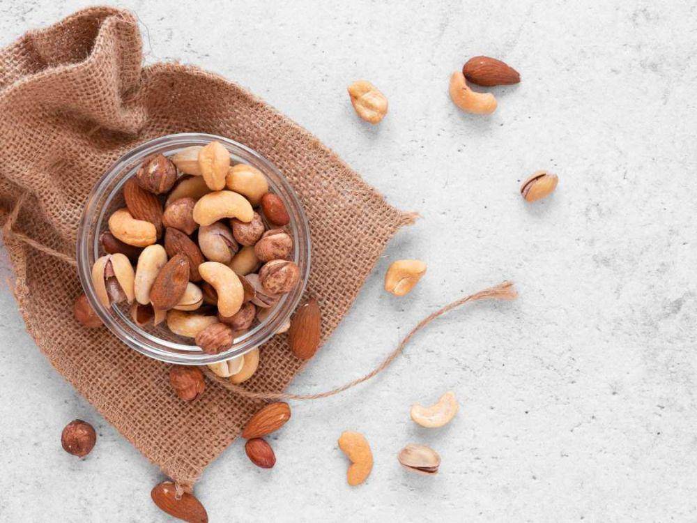 ilustrasi kacang-kacangan (freepik.com/freepik)