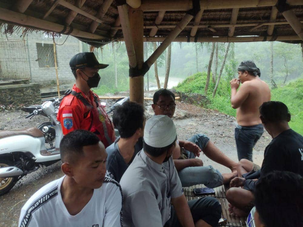 Empat Warga Mataram Terseret Air Bah Usai Mandi di Wisata Tibu Atas