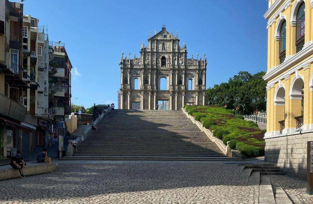 Ruins of St. Paul's. (instagram.com/ulyssina)
