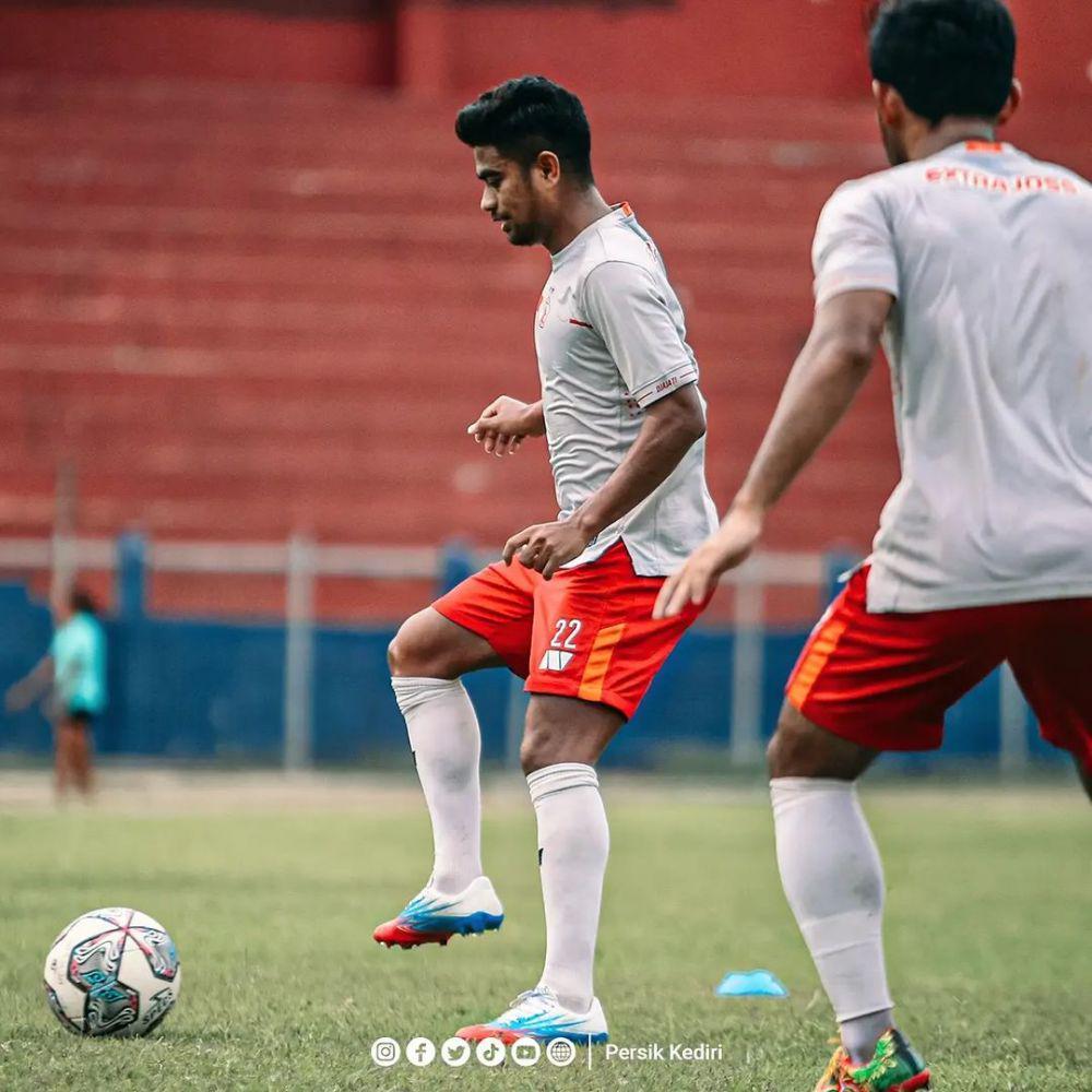 Pemain Persik Kediri saat berlatih. IDN Times/ persikofficial