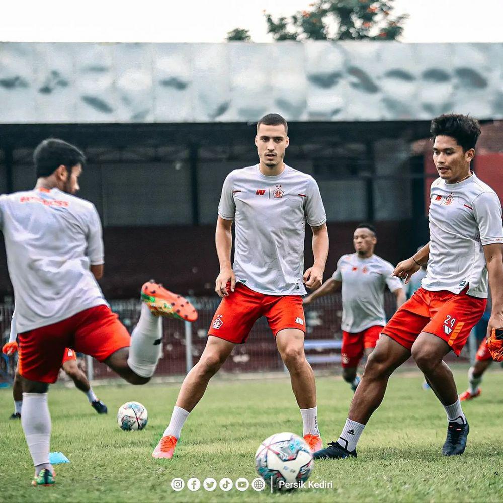 Pemain Persik Kediri saat berlatih. IDN Times/ persikofficial