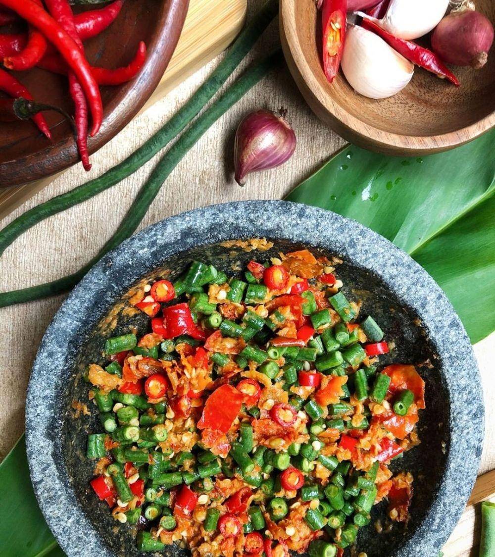 Sambal pencok (instagram.com/cookmeindonesian)