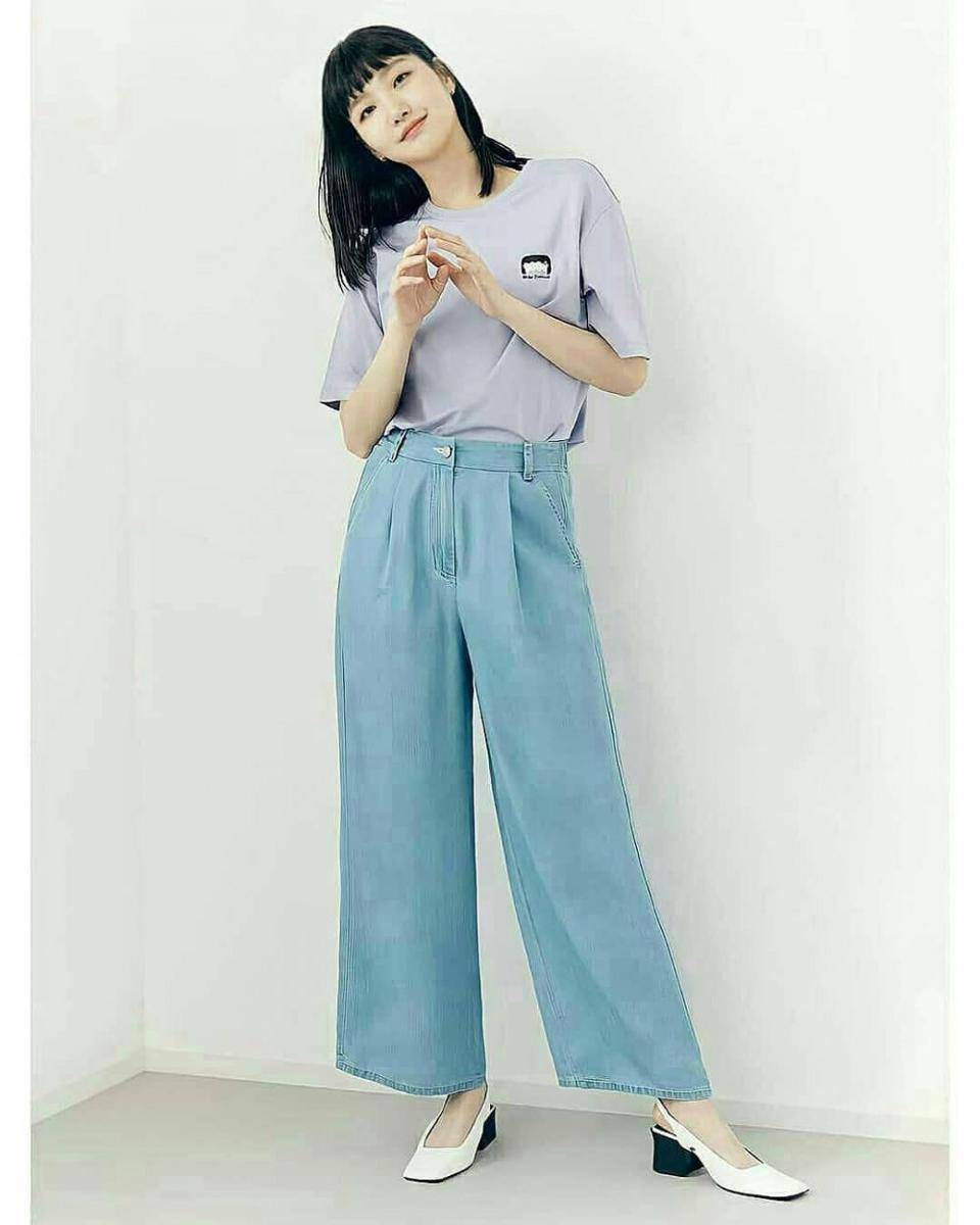Celana jeans Kim Go Eun (instagram.com/kimgoeun.id)