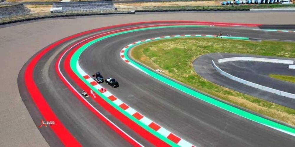 Pengecatan Sirkuit Pertamina Mandalika (Facebook Zulkieflimansyah)